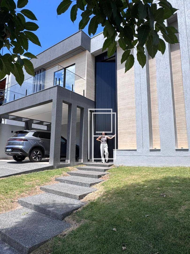 Casa à venda com 4 quartos, 252m² - Foto 2