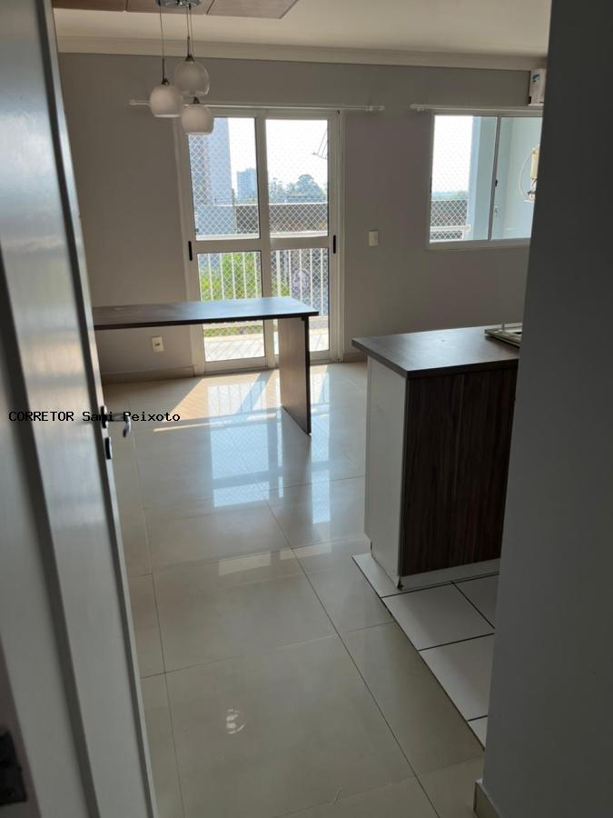 Apartamento à venda com 3 quartos, 70m² - Foto 2