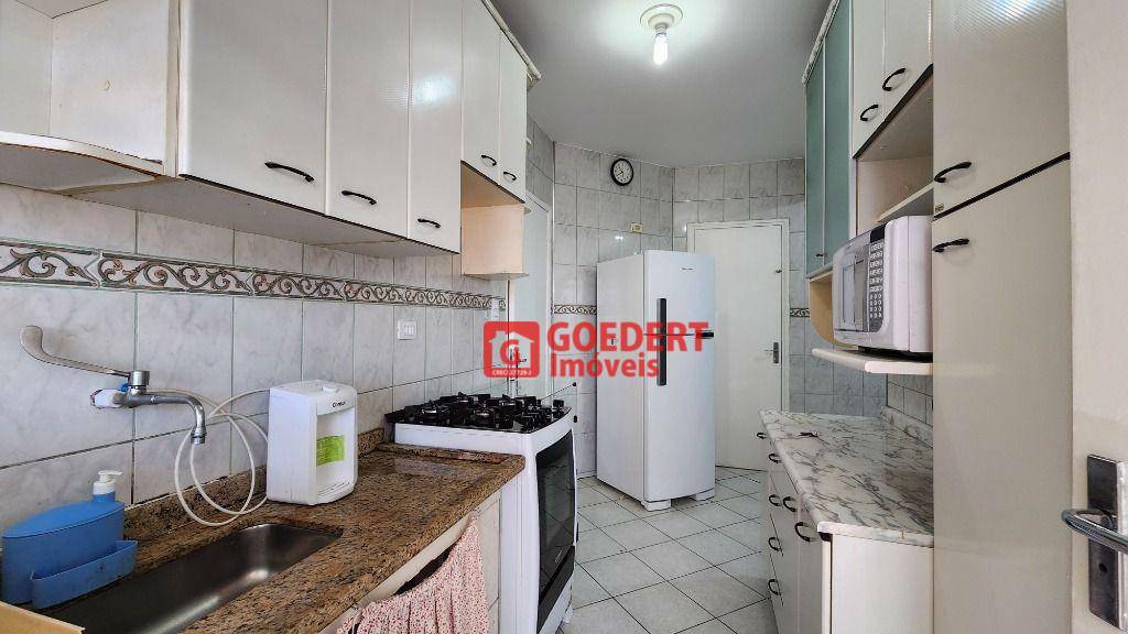 Apartamento para alugar com 3 quartos, 90m² - Foto 6