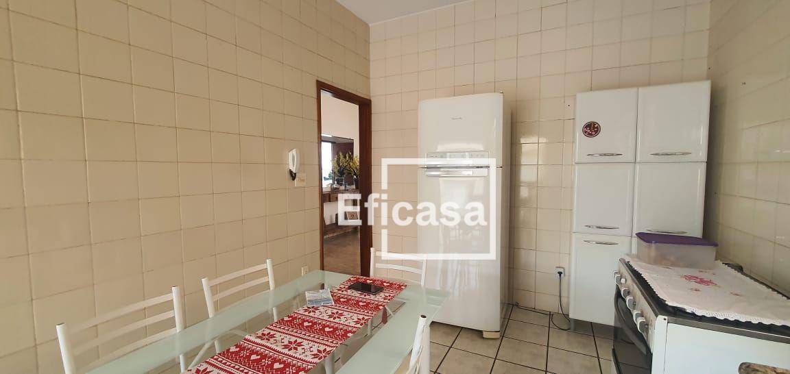 Casa à venda com 3 quartos, 230m² - Foto 12