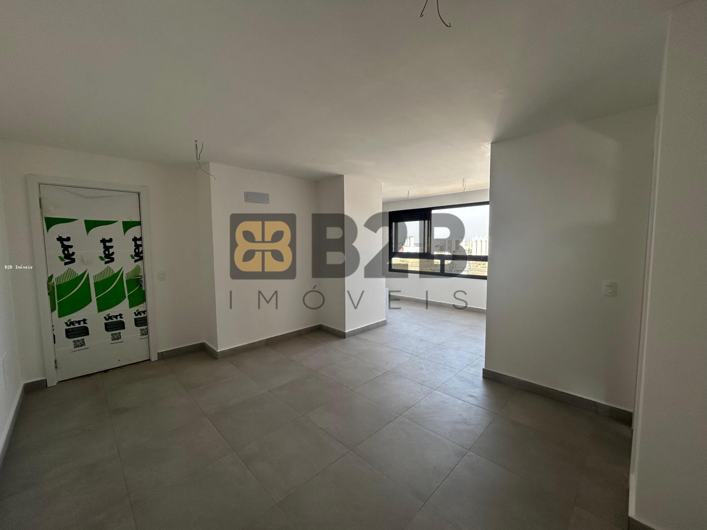 Apartamento à venda com 3 quartos, 76m² - Foto 2