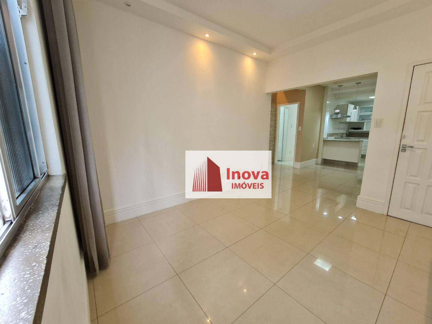 Apartamento à venda com 3 quartos, 140m² - Foto 4