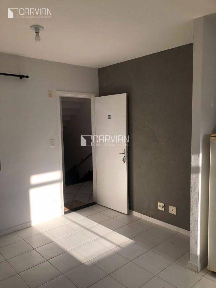 Apartamento à venda com 2 quartos, 42m² - Foto 2