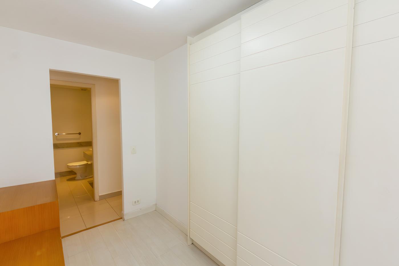 Apartamento para alugar com 2 quartos, 98m² - Foto 24