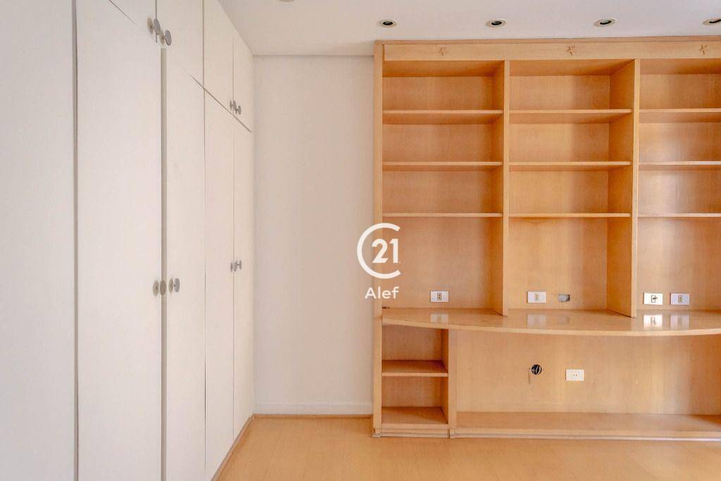 Apartamento para alugar com 4 quartos, 245m² - Foto 41