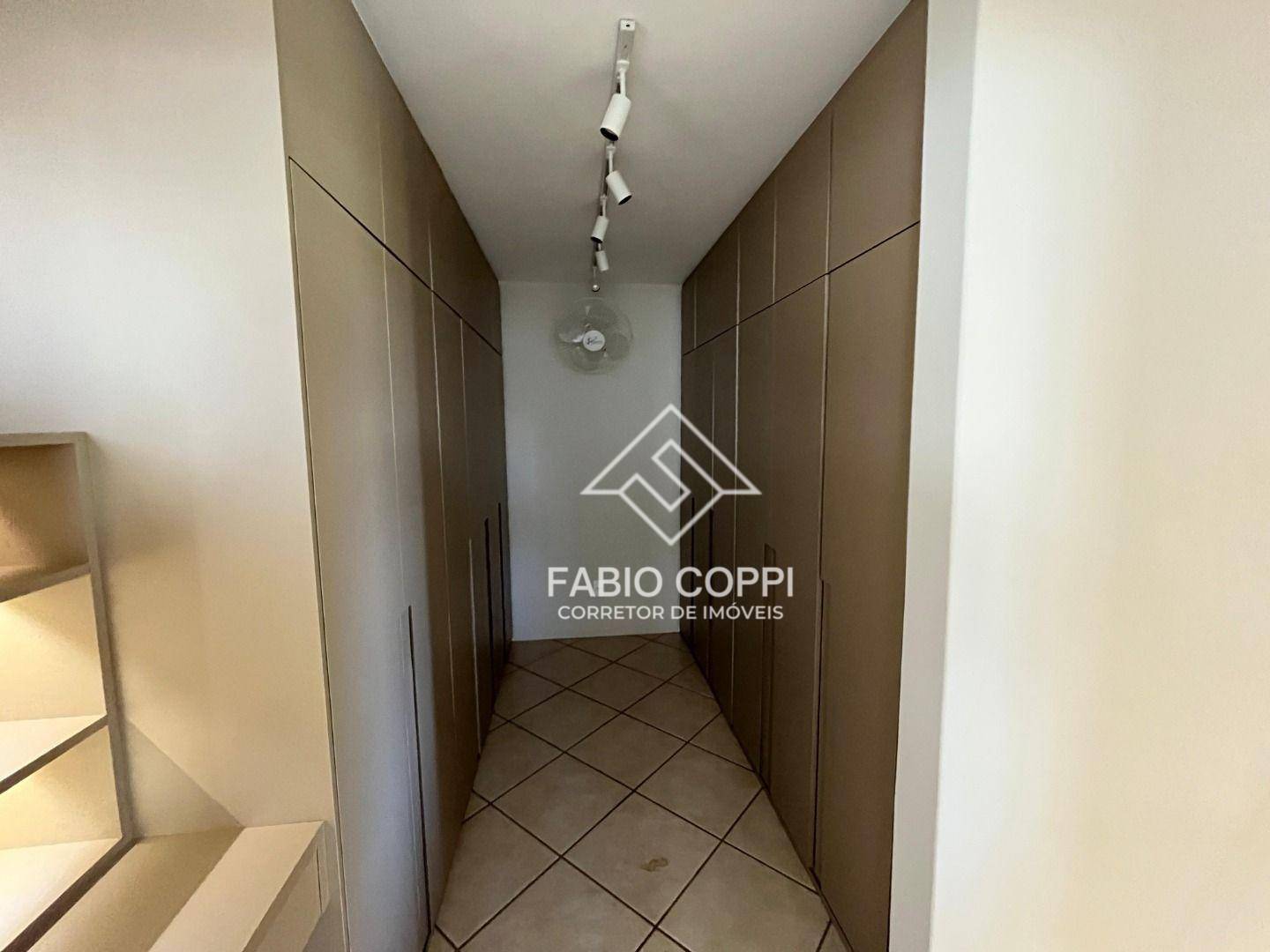 Casa de Condomínio à venda com 4 quartos, 570m² - Foto 13
