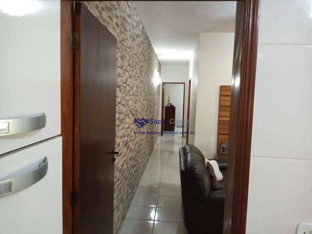 Casa à venda com 2 quartos, 90m² - Foto 2