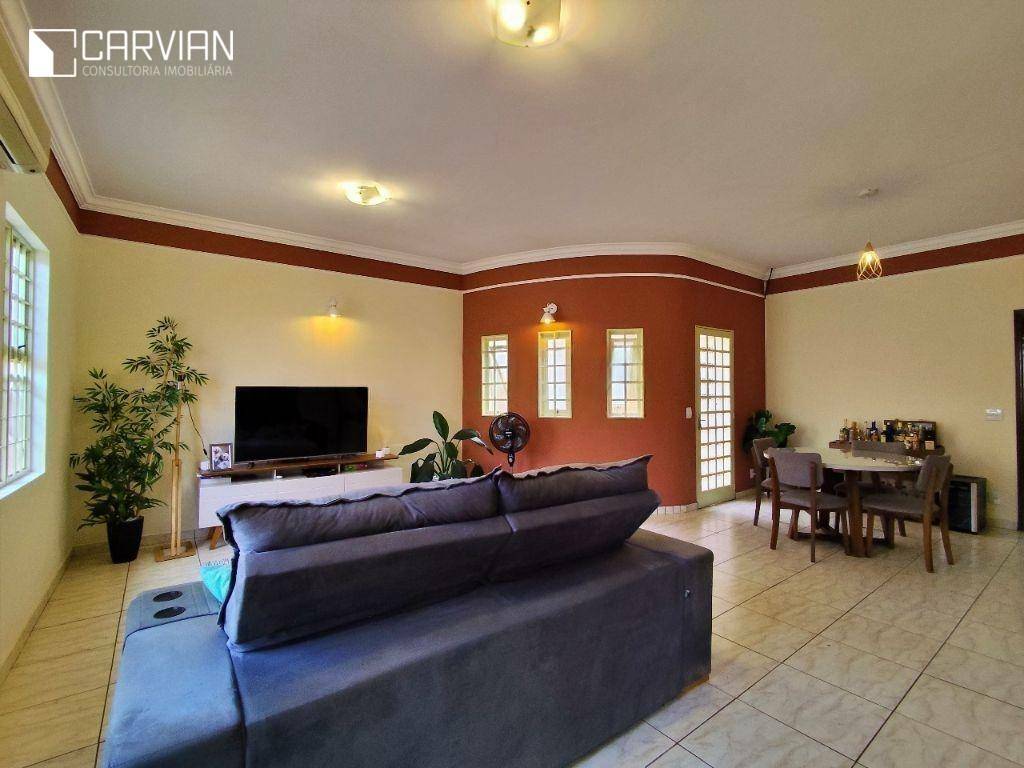 Casa à venda com 3 quartos, 153m² - Foto 2