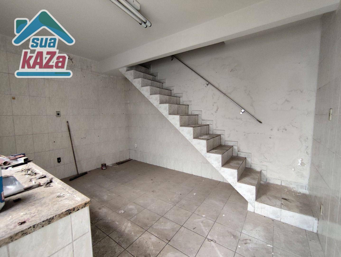 Casa à venda com 6 quartos, 230m² - Foto 35