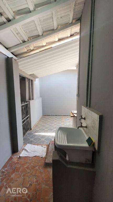 Casa à venda com 3 quartos, 183m² - Foto 18