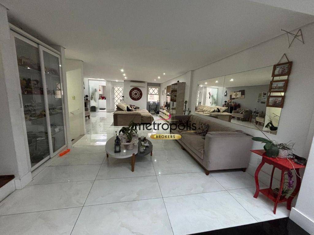 Sobrado, 3 quartos, 235 m² - Foto 1