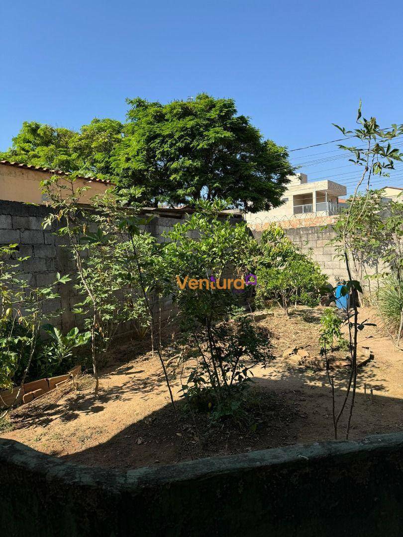 Casa à venda com 2 quartos, 100m² - Foto 3