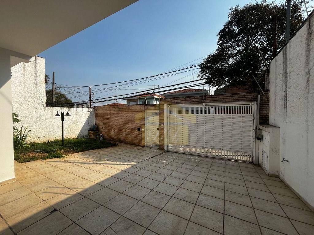 Sobrado à venda e aluguel com 3 quartos, 220m² - Foto 25