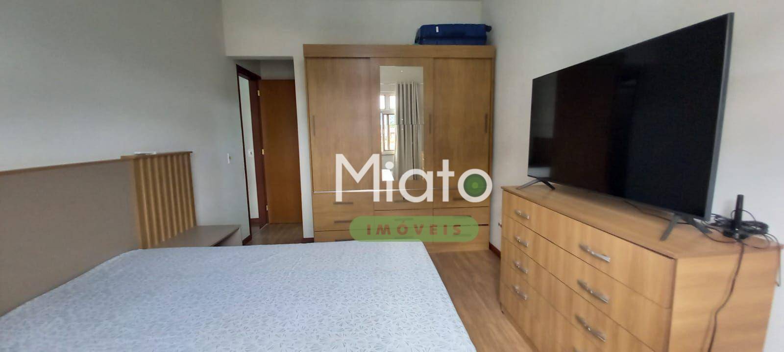 Apartamento à venda com 2 quartos, 77m² - Foto 2