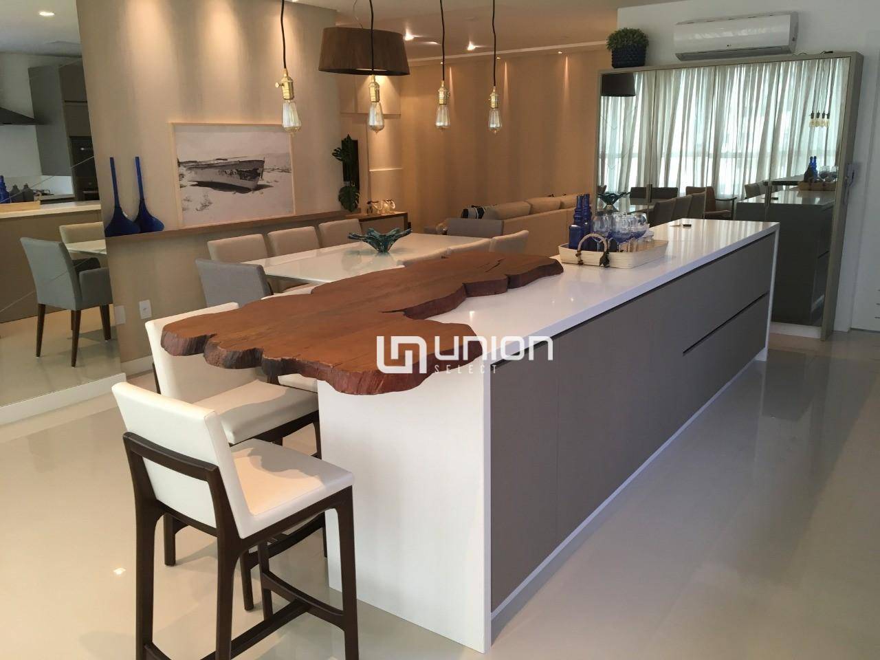 Apartamento à venda com 4 quartos, 151m² - Foto 4