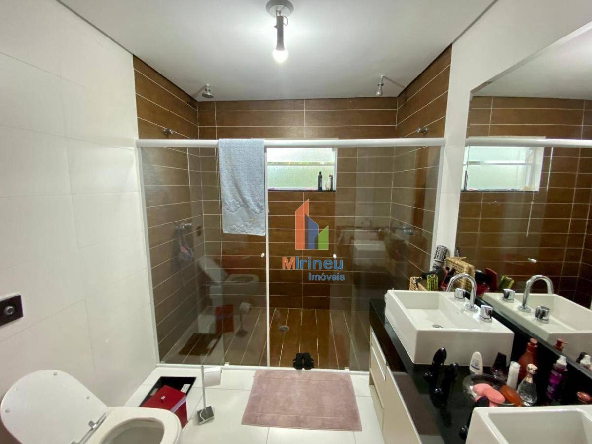 Casa de Condomínio à venda com 3 quartos, 300m² - Foto 34