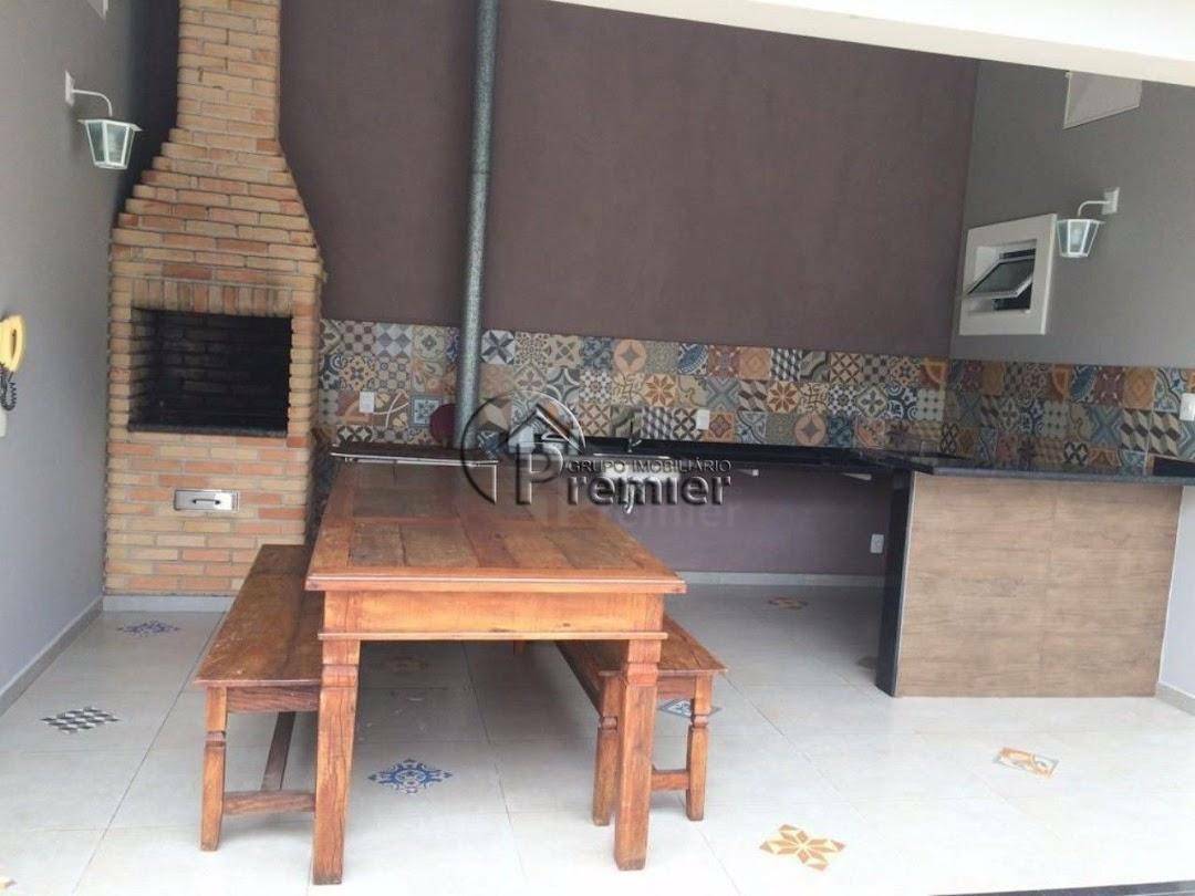 Casa à venda com 4 quartos, 305m² - Foto 4