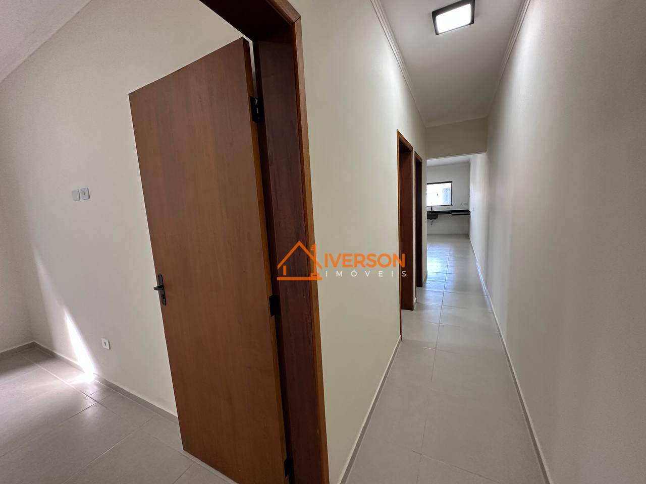 Casa à venda com 3 quartos, 107m² - Foto 4