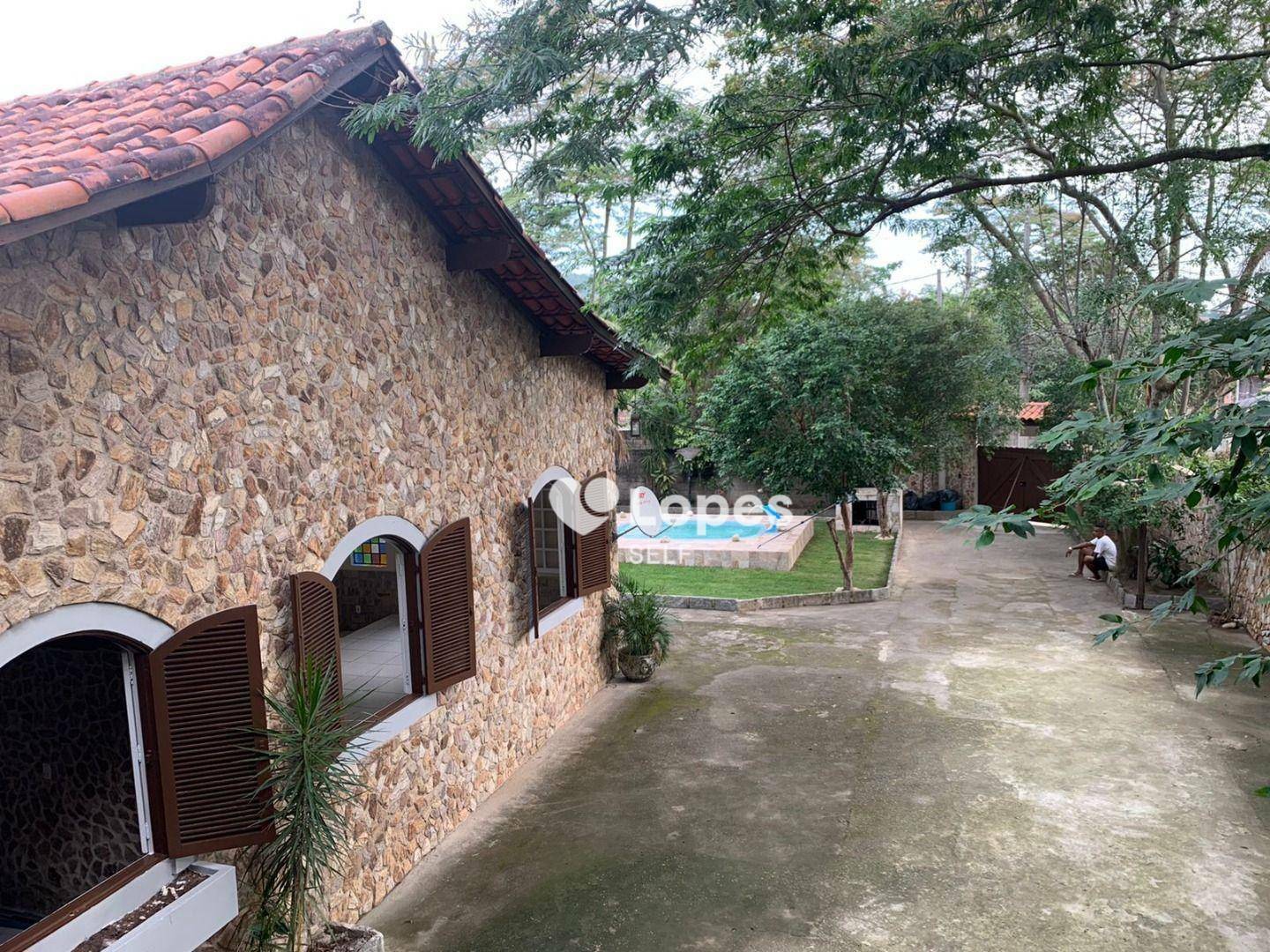 Casa à venda com 4 quartos, 214m² - Foto 5