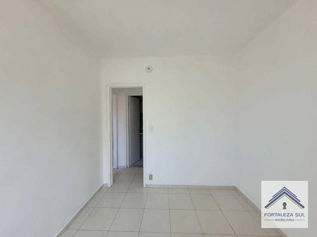 Apartamento à venda com 2 quartos, 70m² - Foto 14