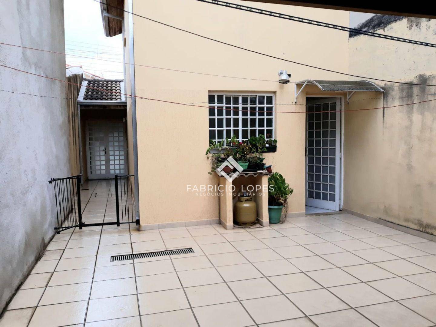 Casa à venda com 2 quartos, 60m² - Foto 3