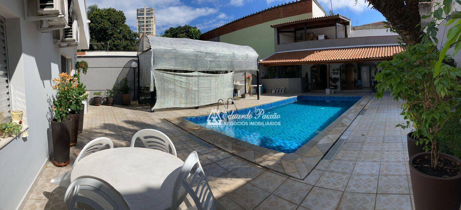 Casa à venda com 3 quartos, 309m² - Foto 4