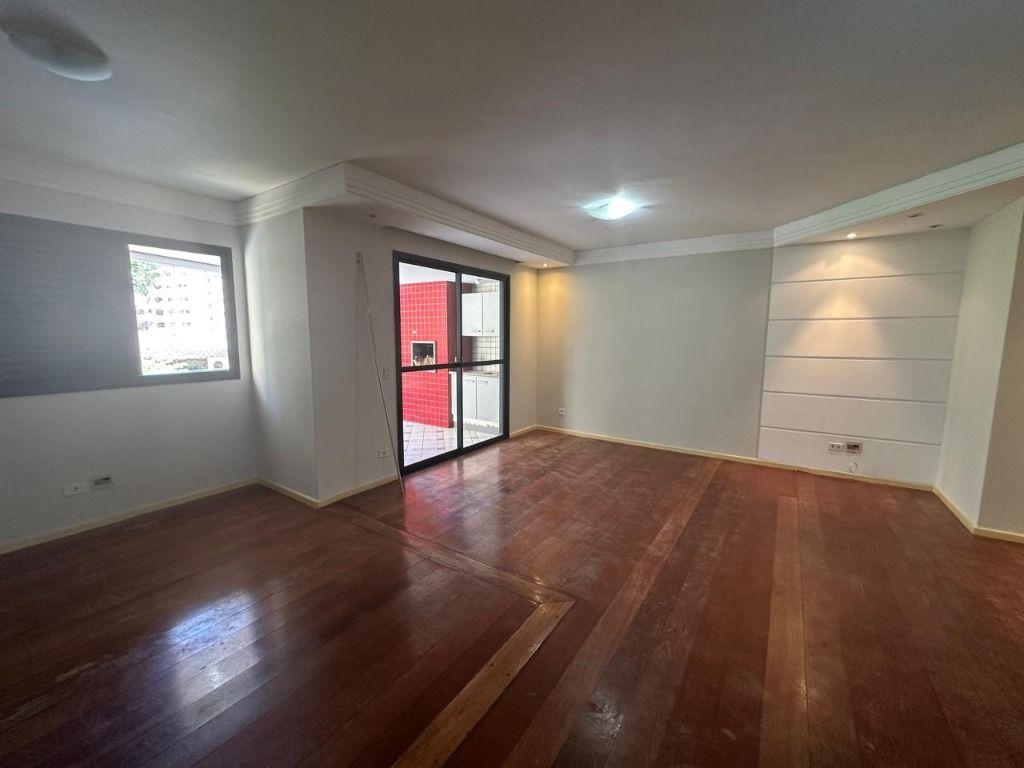 Apartamento para alugar com 4 quartos, 137m² - Foto 3