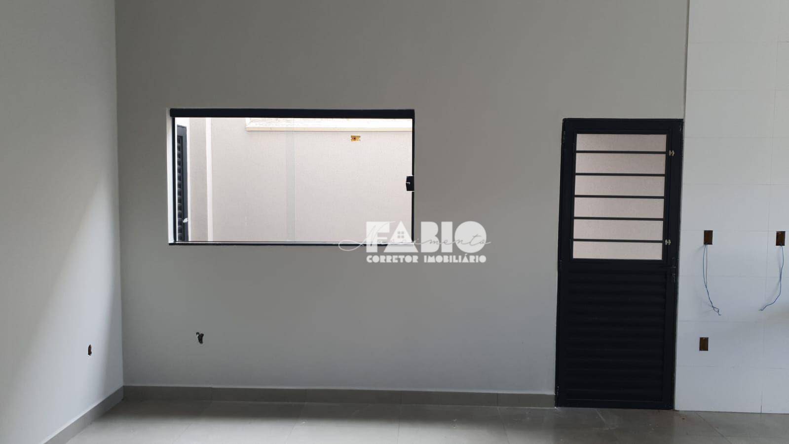 Casa à venda com 2 quartos, 100m² - Foto 4