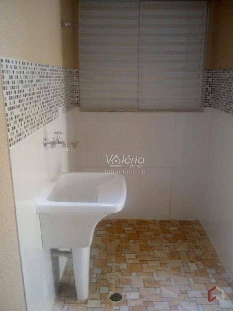 Casa à venda com 2 quartos, 40m² - Foto 2