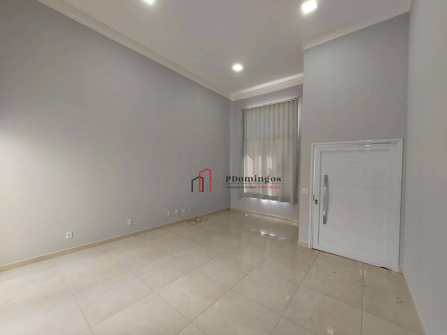 Casa de Condomínio à venda e aluguel com 3 quartos, 150m² - Foto 2