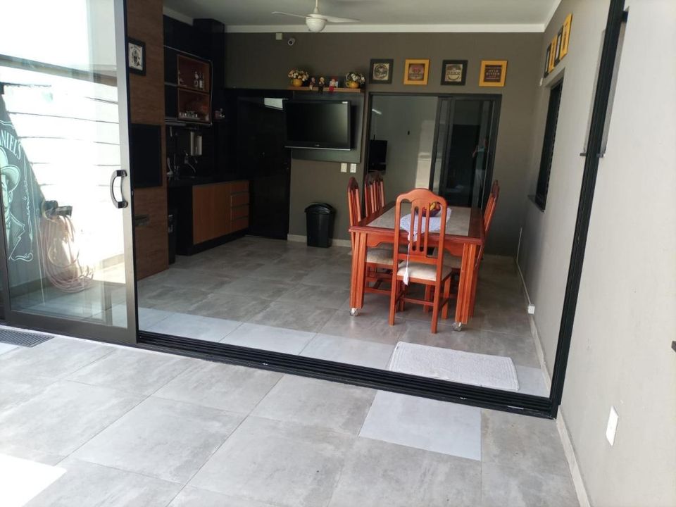 Casa de Condomínio à venda com 3 quartos, 250m² - Foto 15