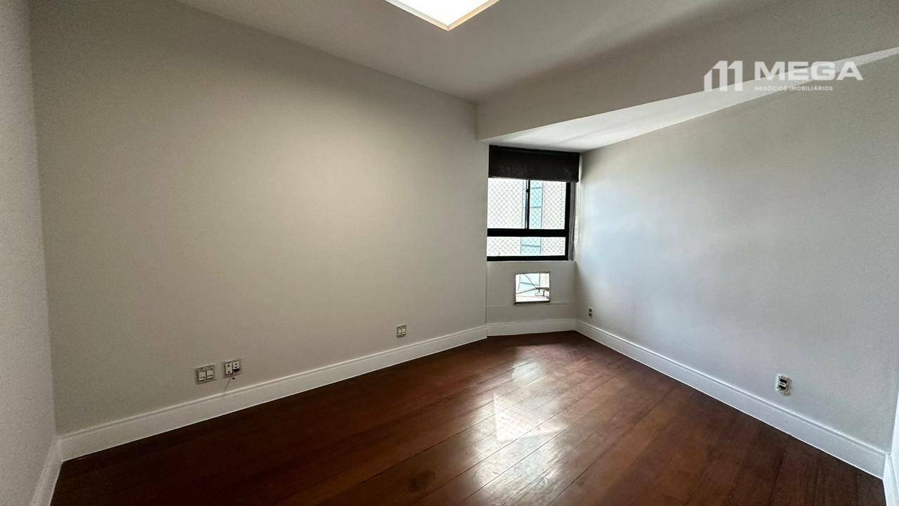 Apartamento à venda com 4 quartos, 270m² - Foto 11