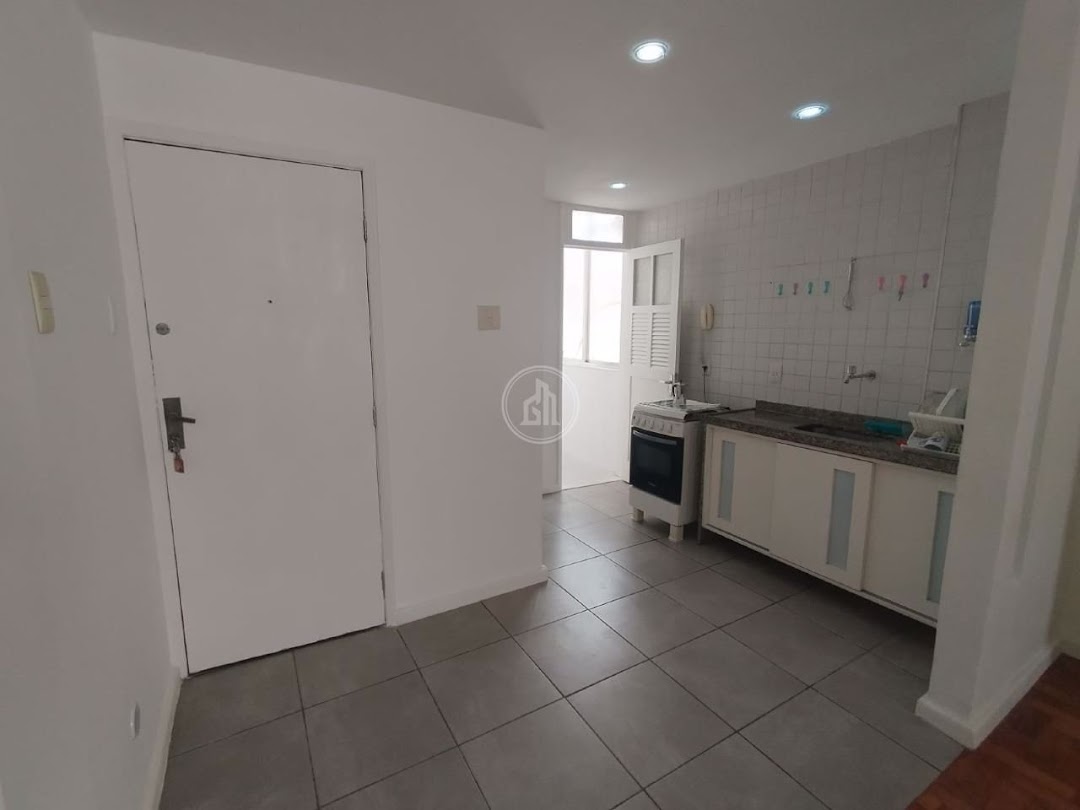 Apartamento à venda com 2 quartos, 70m² - Foto 22