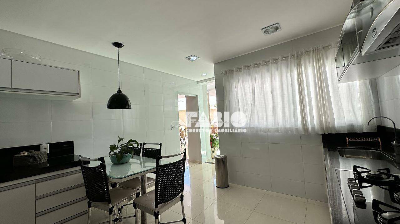 Casa de Condomínio à venda com 4 quartos, 310m² - Foto 9