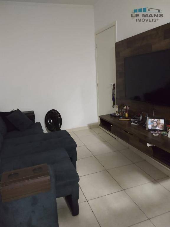 Apartamento à venda com 2 quartos, 46m² - Foto 2