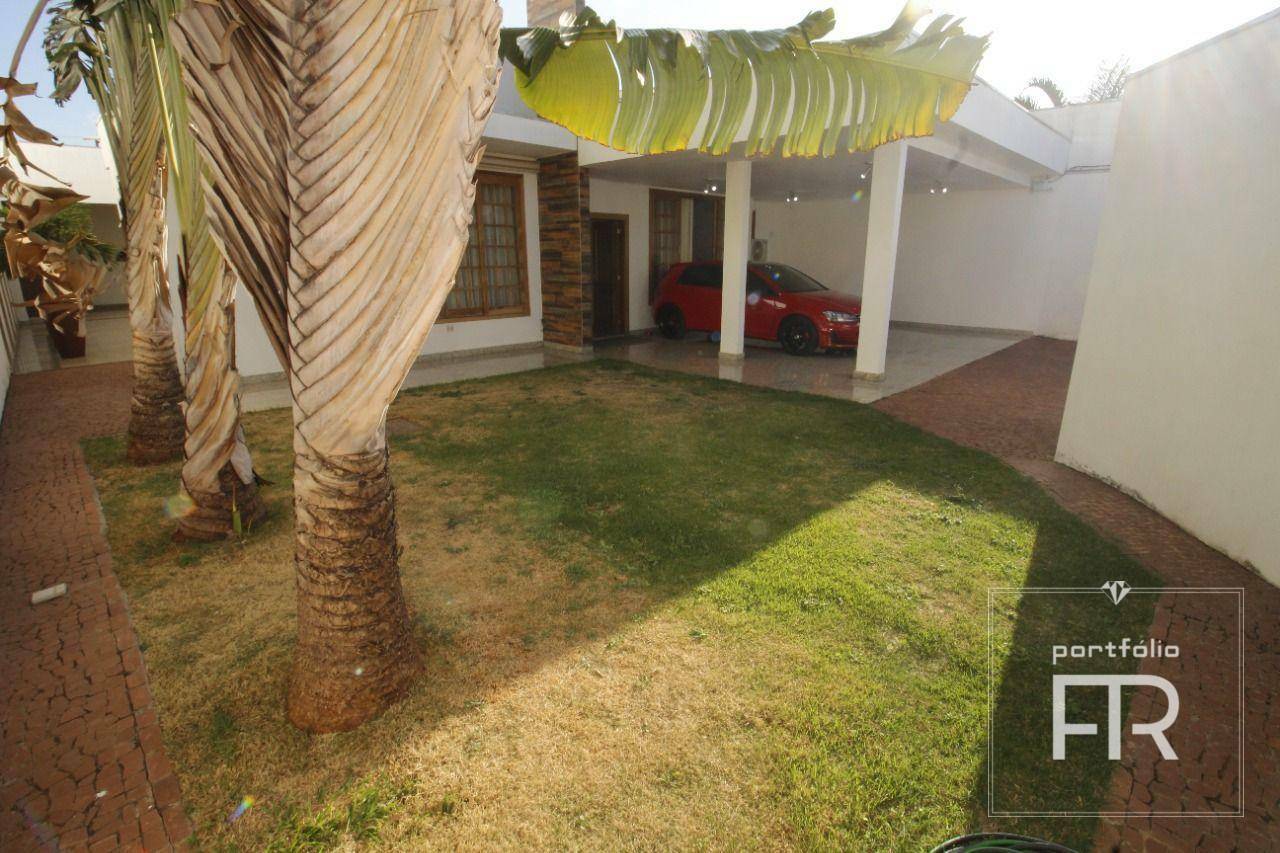 Casa à venda com 3 quartos, 210m² - Foto 20