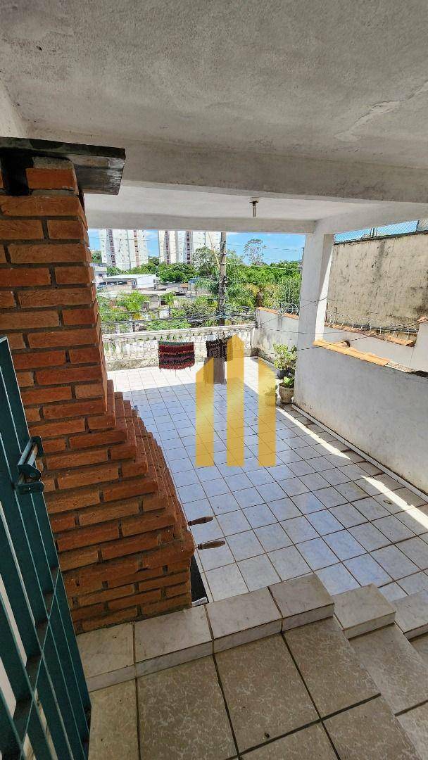 Sobrado à venda e aluguel com 3 quartos, 180m² - Foto 25