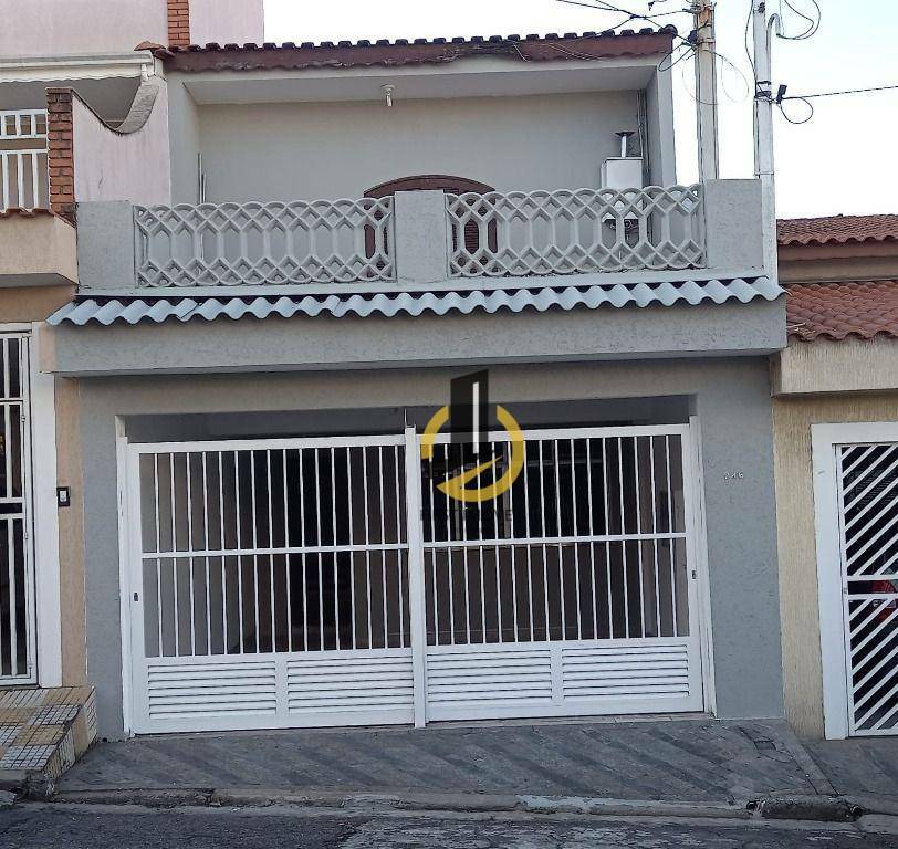 Casa à venda com 5 quartos, 200m² - Foto 1