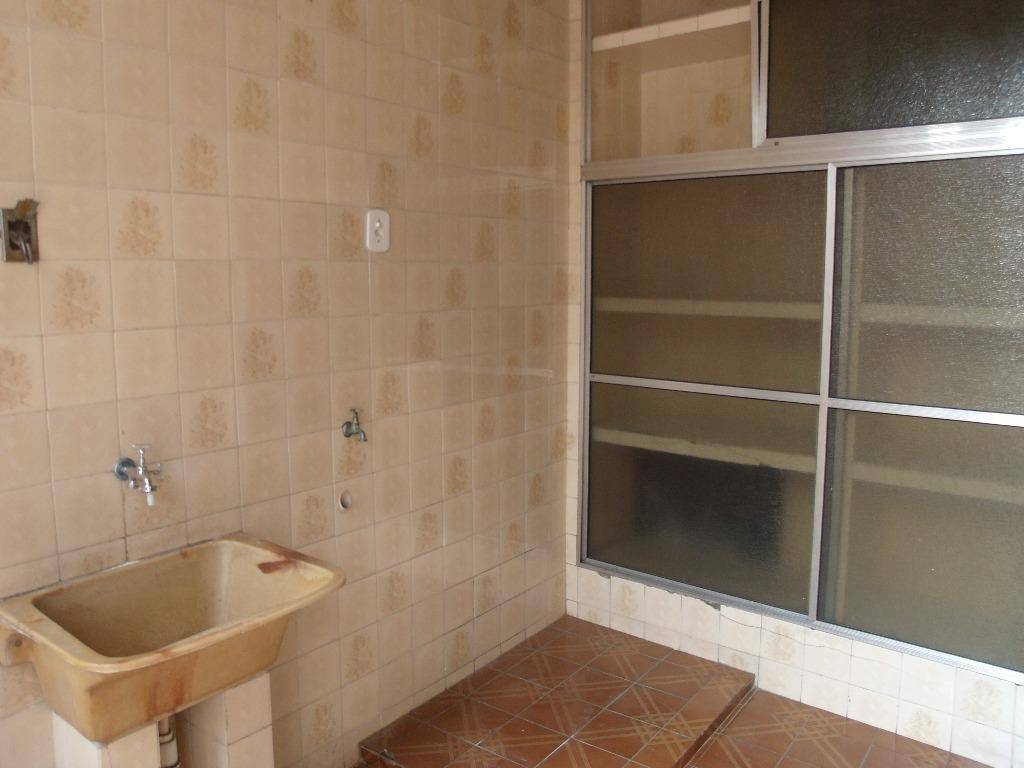 Casa para alugar com 2 quartos, 30m² - Foto 9