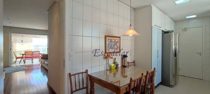 Apartamento à venda com 3 quartos, 151m² - Foto 9