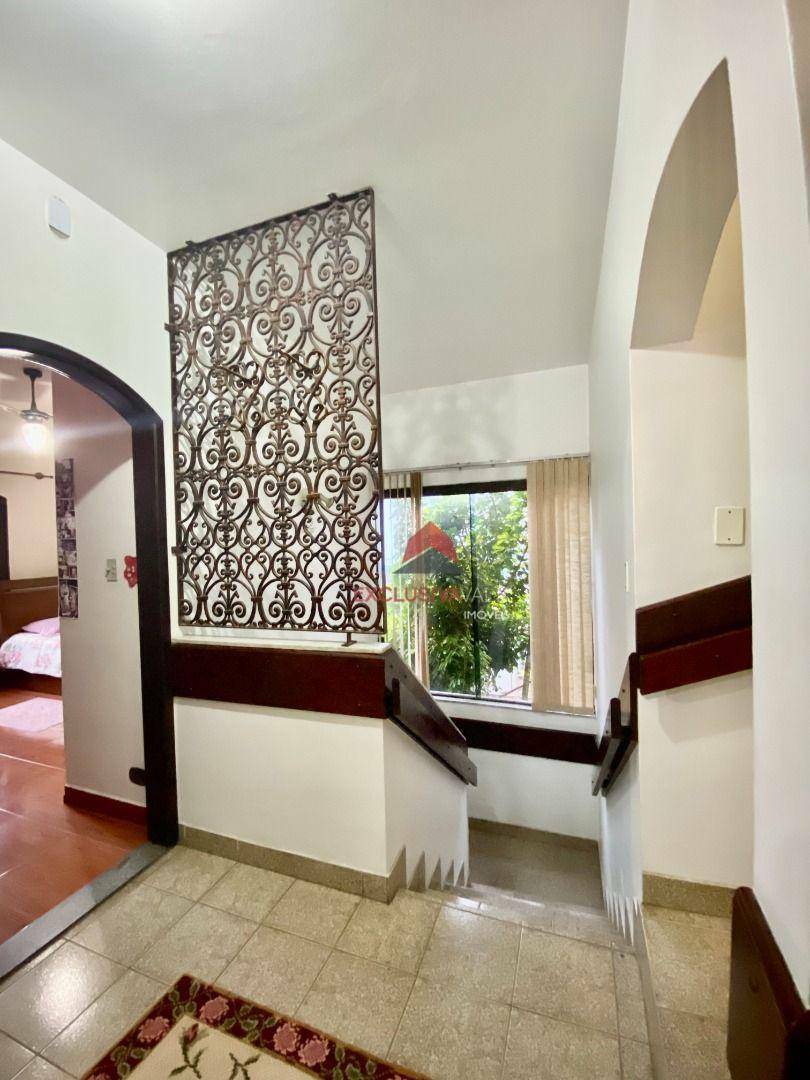 Casa à venda com 4 quartos, 326m² - Foto 10