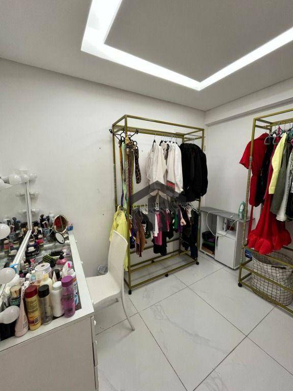 Apartamento à venda com 3 quartos, 80m² - Foto 2