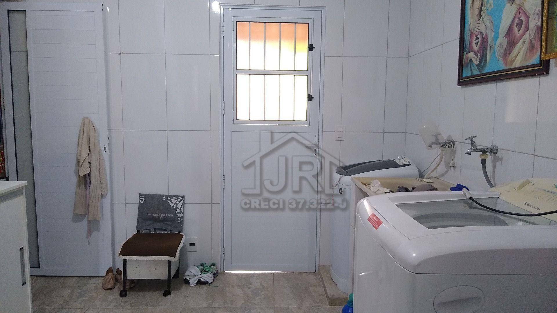 Casa à venda com 3 quartos, 200m² - Foto 10