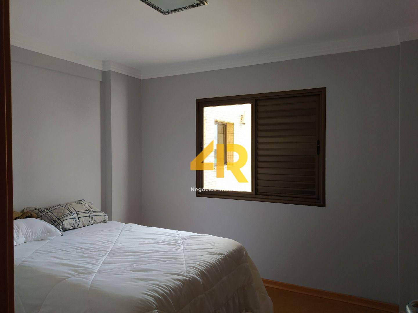 Apartamento à venda com 3 quartos, 184m² - Foto 15