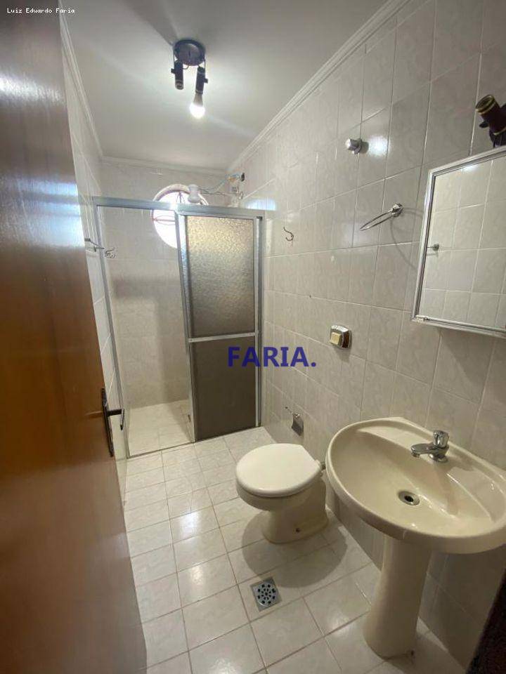 Apartamento à venda com 2 quartos, 70m² - Foto 4