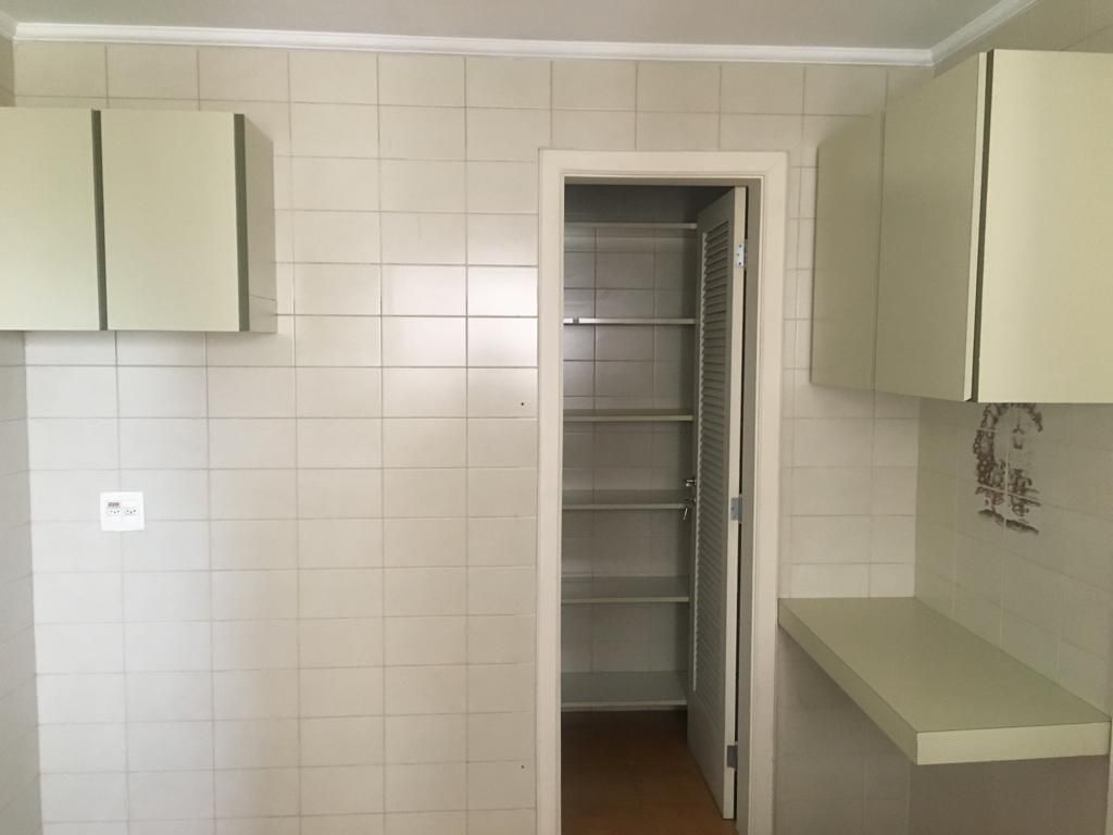 Apartamento para alugar com 3 quartos, 217m² - Foto 17