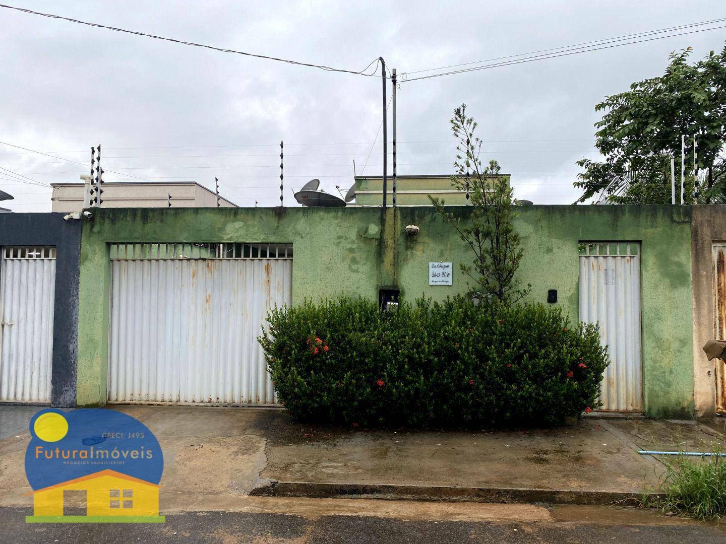 Casa à venda e aluguel com 3 quartos, 100m² - Foto 1