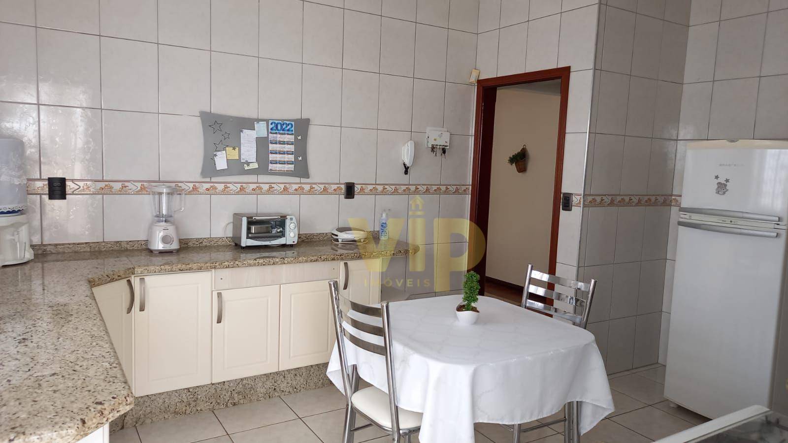 Casa à venda com 3 quartos, 200m² - Foto 9