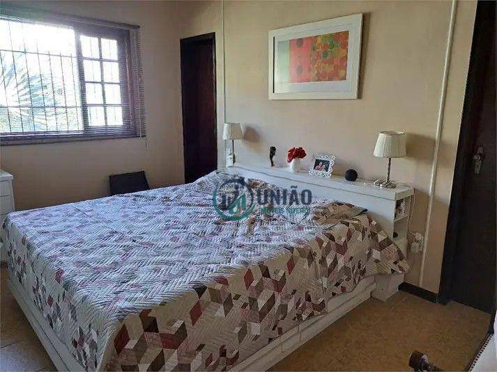 Casa de Condomínio à venda com 4 quartos, 270m² - Foto 10