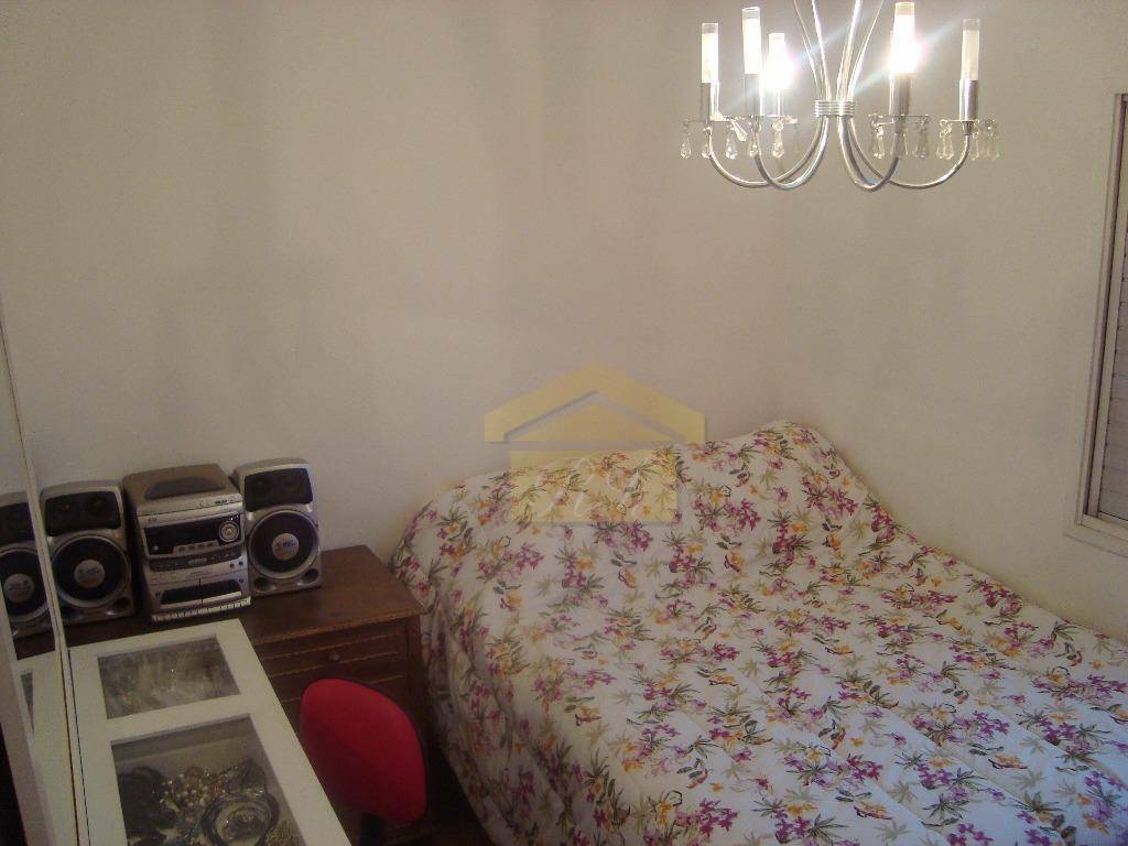 Apartamento à venda com 2 quartos, 64m² - Foto 11